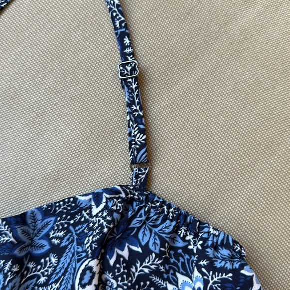 New Banana Republic camisole top - Picture 3 of 6